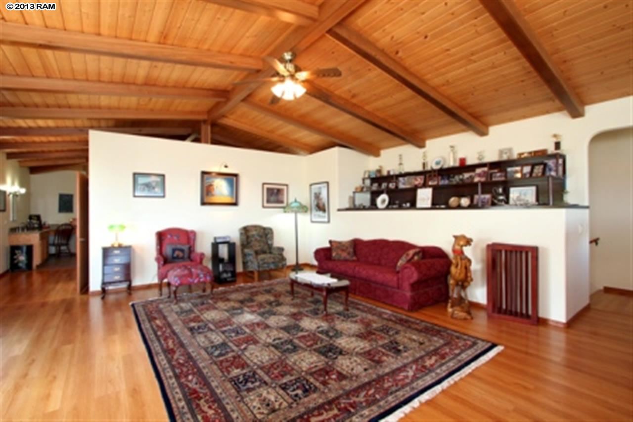 maui-horse-ranch-living-room