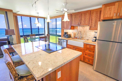 Kauai Oceanfront Condo - kitchen
