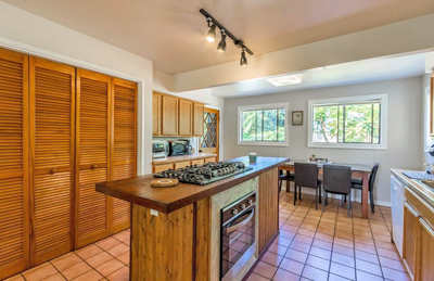 Upcountry Maui Home - kitchen