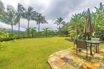 Kauai Luxury Home - backyard