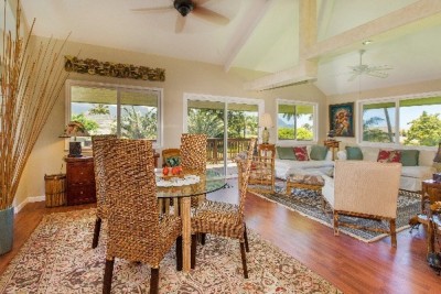 3887 PUNAHELE RD PRINCEVILLE - living room