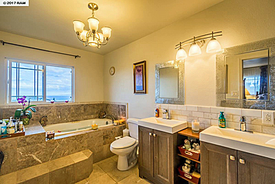 761 Aukai St Wailuku - bathroom