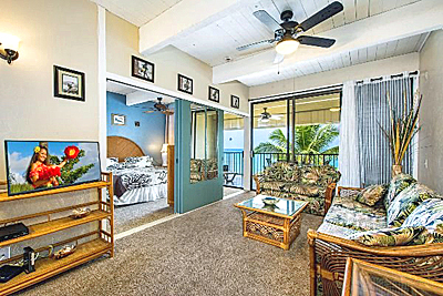 oceanfront condo at Kona Bali Kai - living room