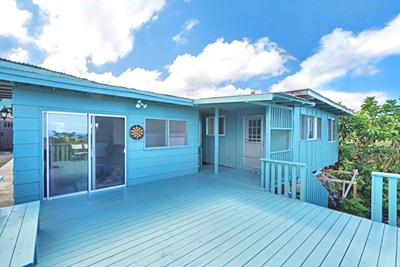 Queen Liliuokalani Village Home - deck